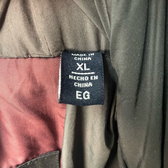 Tommy Hilfiger Black Puffer Jacket with Fur Hood - Picture 13 of 16